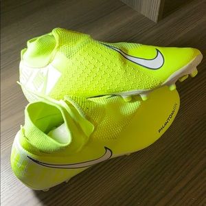 Phantom VSN Academy DF FG/MG Size:11.5 in men